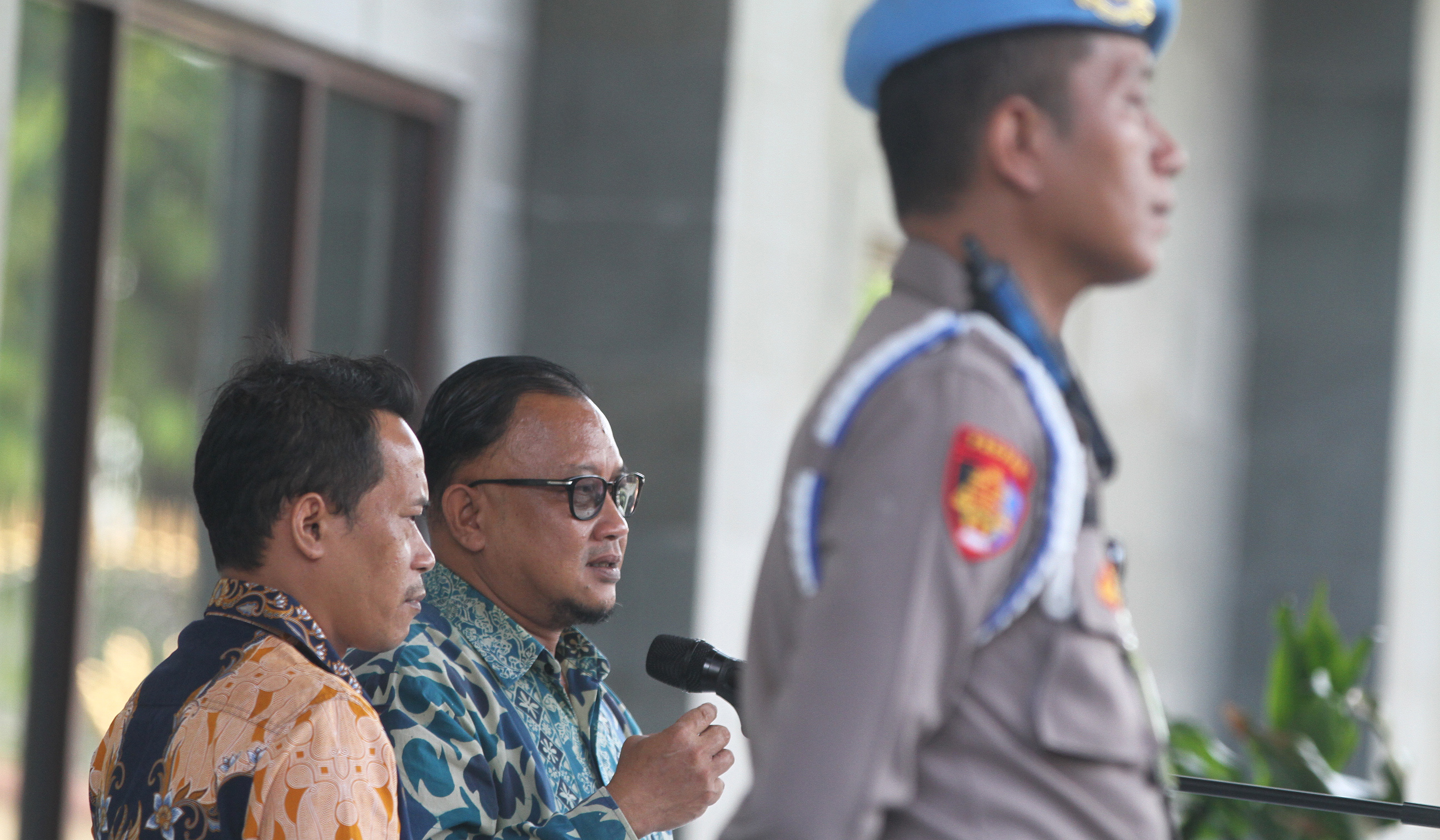 Kompolnas memberikan keterangan usai hadiri gelar perkara oknum brimob. (Agus Priatna/SinPo.id)