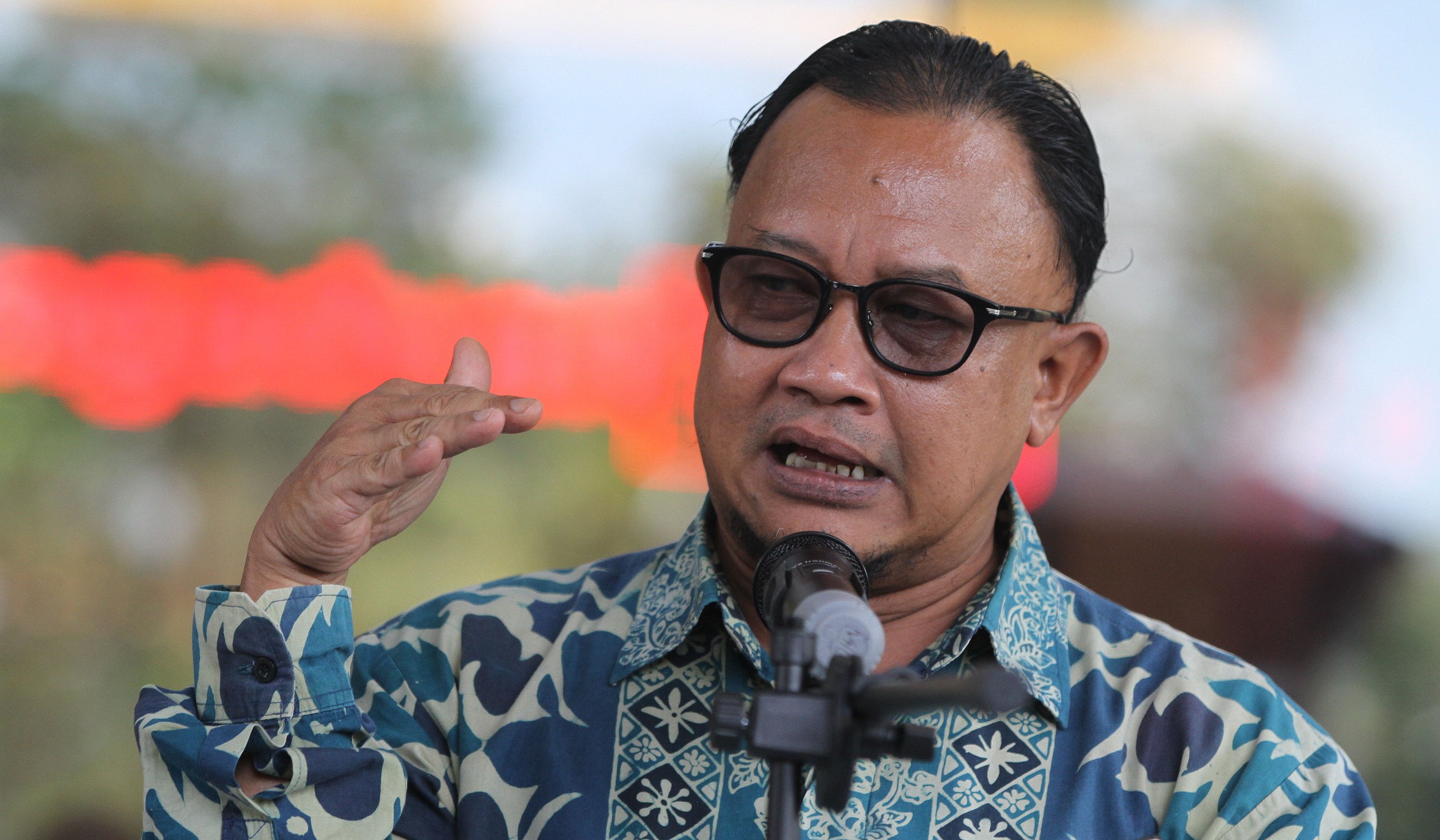 Kompolnas memberikan keterangan usai hadiri gelar perkara oknum brimob. (Agus Priatna/SinPo.id)