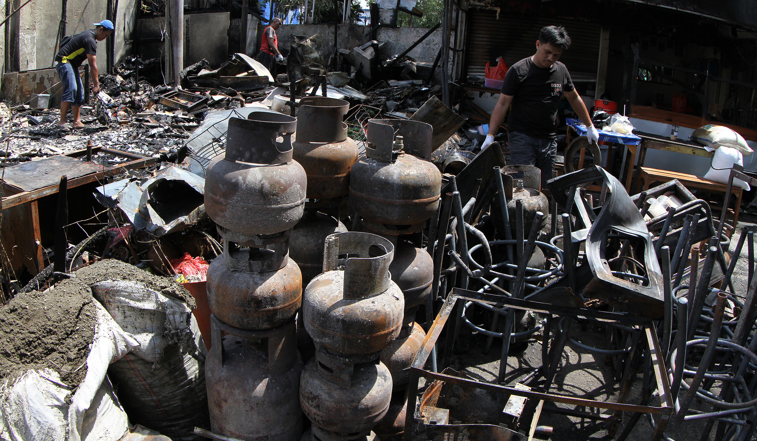 Kondisi pedagang pasca kericuhan Kalibata. (Agus Priatna/SinPo.id)