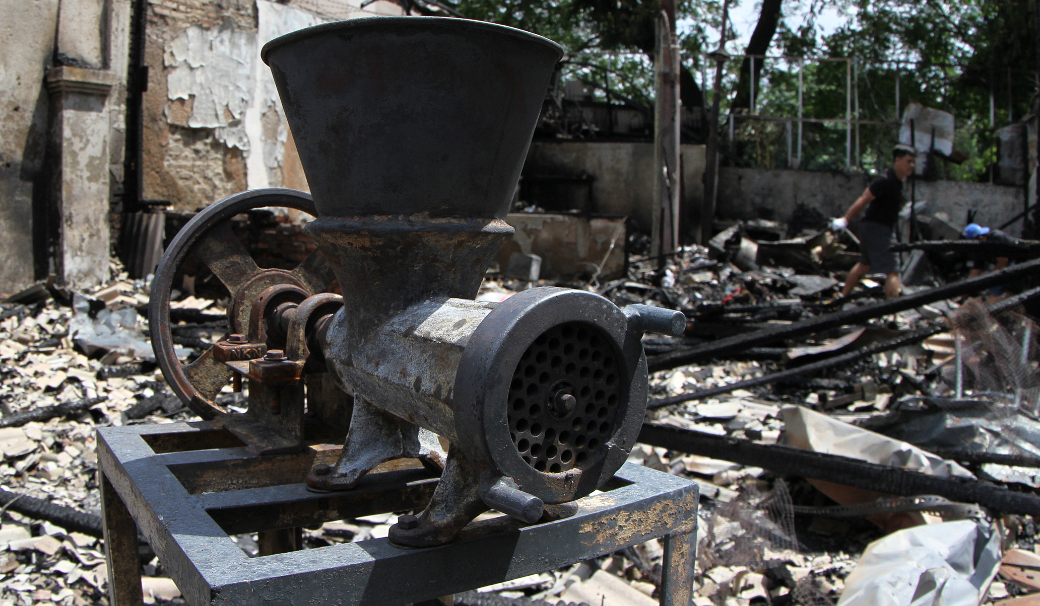 Kondisi pedagang pasca kericuhan Kalibata. (Agus Priatna/SinPo.id)