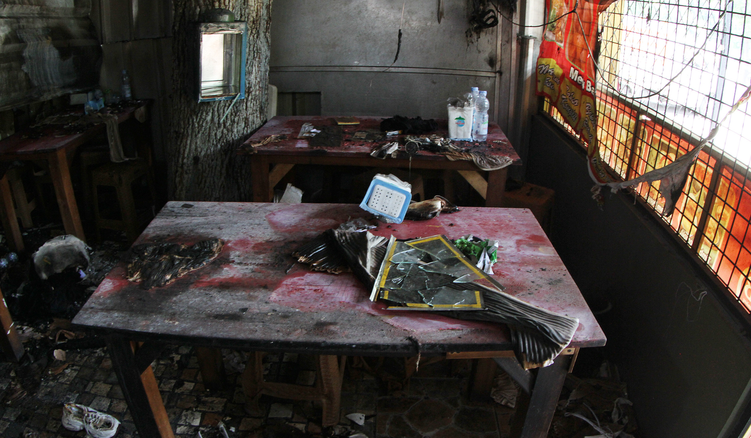 Kondisi pedagang pasca kericuhan Kalibata. (Agus Priatna/SinPo.id)