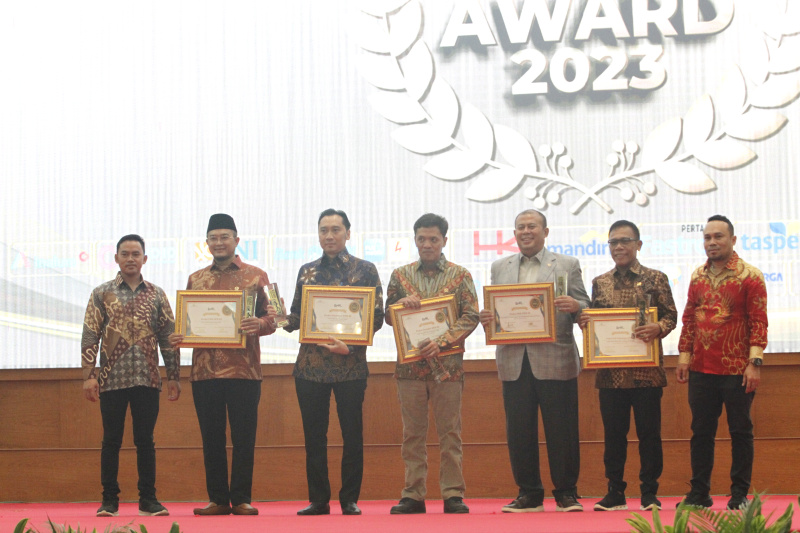 Koordinatoriat Wartawan Parlemen gelar KWP Award untuk penghargaan para Dewan (Ashar/SinPo.id)
