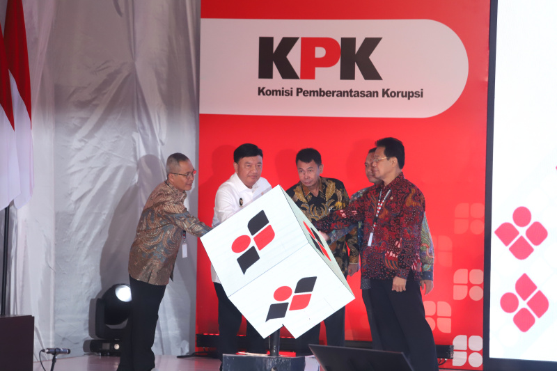 KPK gelar Hari Antikorupsi Sedunia dan memajang barang hasil rampasan untuk dilelang (Ashar/SinPo.id)