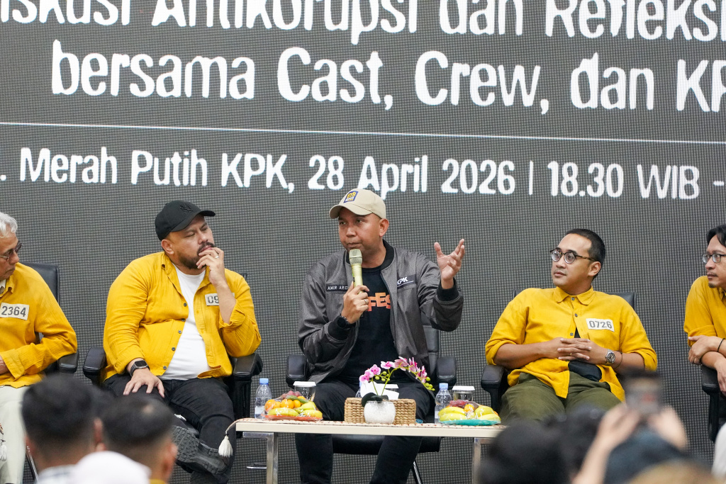 KPK menggelar diskusi antikorupsi dengan membedah film Ghost In The Cell bersama Sutradara Joko Anwar beserta para aktor film Ghost In The Cell (Ashar/SinPo.id)