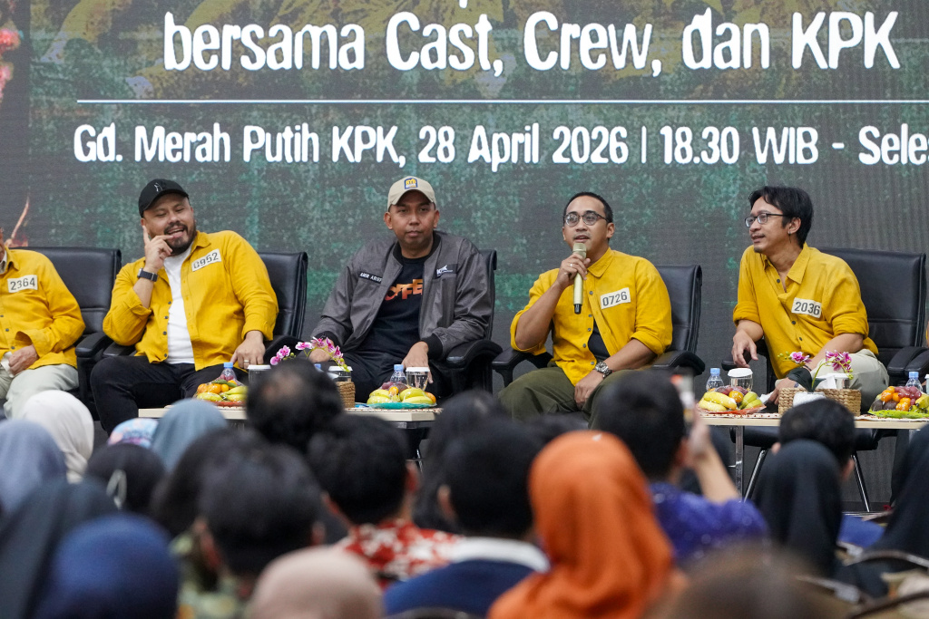 KPK menggelar diskusi antikorupsi dengan membedah film Ghost In The Cell bersama Sutradara Joko Anwar beserta para aktor film Ghost In The Cell (Ashar/SinPo.id)
