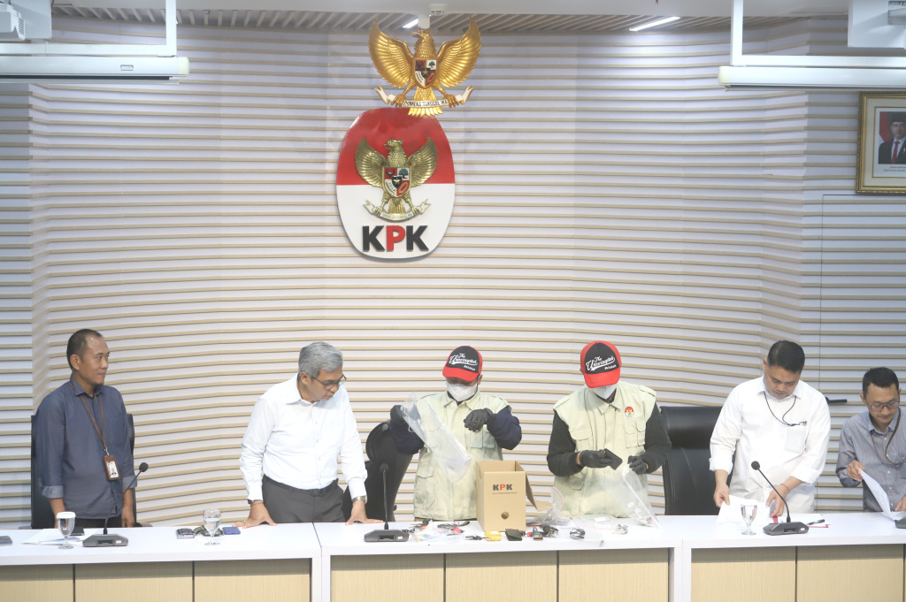 Ketua KPK Setyo Budiyanto menggelar konferensi pers terkait kasus OTT Kementerian Imipas (Ashar/SinPo.id)