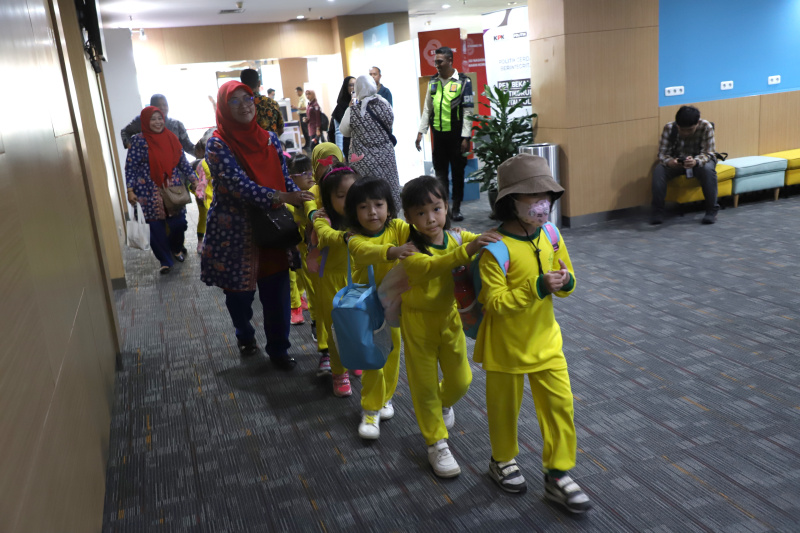 KPK menggelar peringatan Hari Anak Nasional dengan mengundang anak TK dan SMP untuk mengenalkan budaya antikorupsi sejak dini (Ashar/SinPo.id)