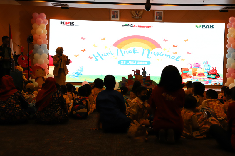 KPK menggelar peringatan Hari Anak Nasional dengan mengundang anak TK dan SMP untuk mengenalkan budaya antikorupsi sejak dini (Ashar/SinPo.id)