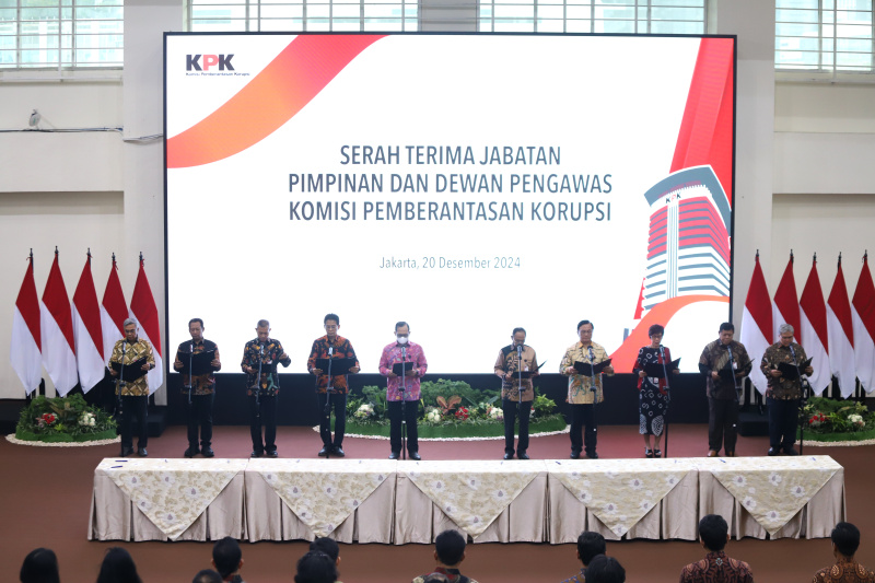 KPK menggelar serah terima jabatan (Sertijab) Pimpinan dan Dewas KPK Periode 2024-2029 di Gedung Merah Putih KPK (Ashar/SinPo.id)