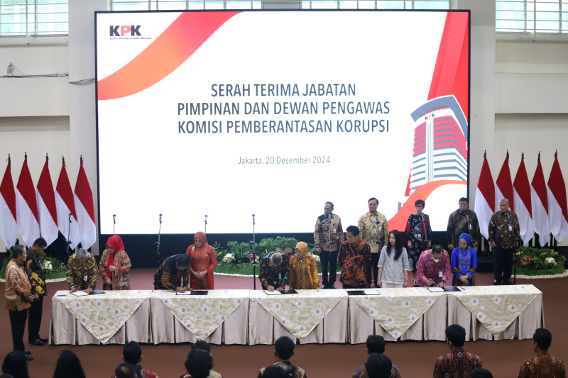 KPK menggelar serah terima jabatan (Sertijab) Pimpinan dan Dewas KPK Periode 2024-2029 di Gedung Merah Putih KPK (Ashar/SinPo.id)