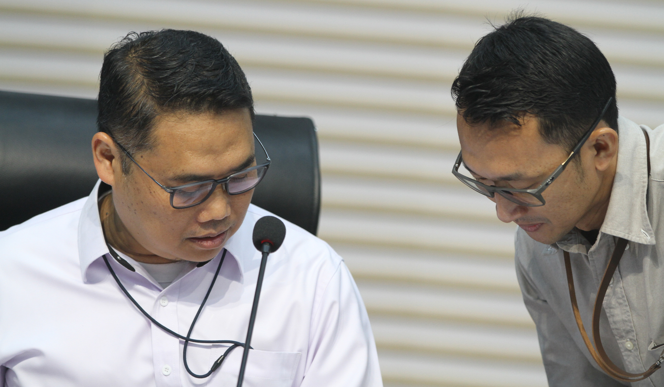 Pelaksana Tugas (Plt) Deputi Penindakan dan Eksekusi KPK Asep Guntur Rahayu, saat konferensi pers. (Agus Priatna/SinPo.id)