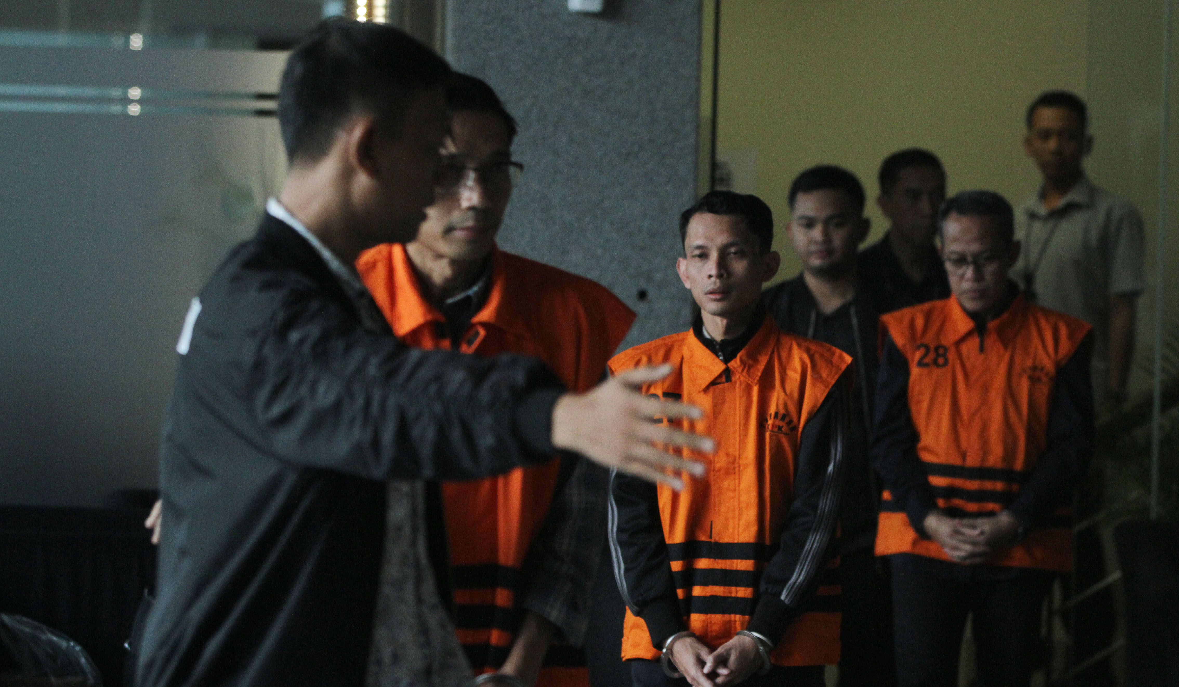 Tersangka pemerasan TKA di Kemnaker. (Agus Priatna/SinPo.id)