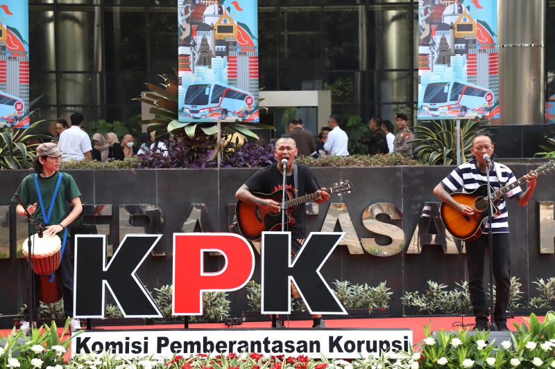 KPK melepas roadshow bus antikorupsi keliling Indonesia (Ashar/SinPo.id)