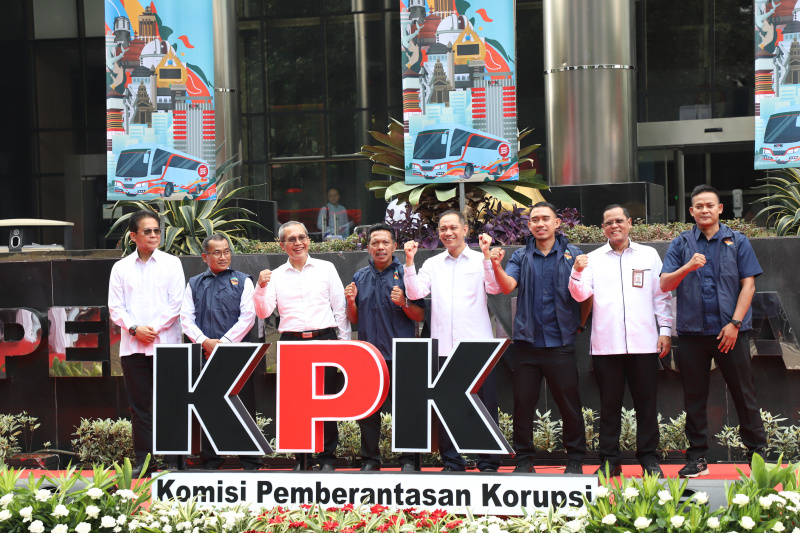 KPK melepas roadshow bus antikorupsi keliling Indonesia (Ashar/SinPo.id)