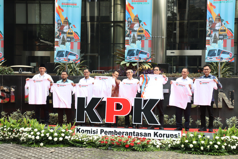 KPK melepas roadshow bus antikorupsi keliling Indonesia (Ashar/SinPo.id)