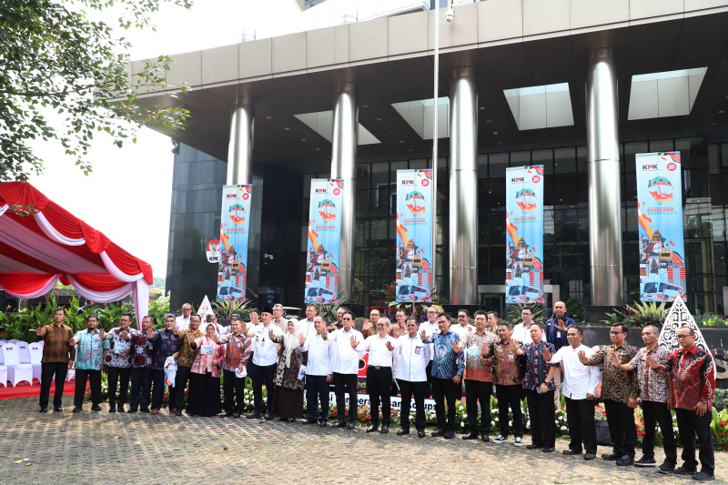 KPK melepas roadshow bus antikorupsi keliling Indonesia (Ashar/SinPo.id)