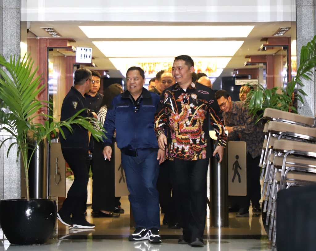 KPK Limpahkan perkara OTT jaksa di Banten ke Kejaksaan Agung (Ashar/SinPo.id)