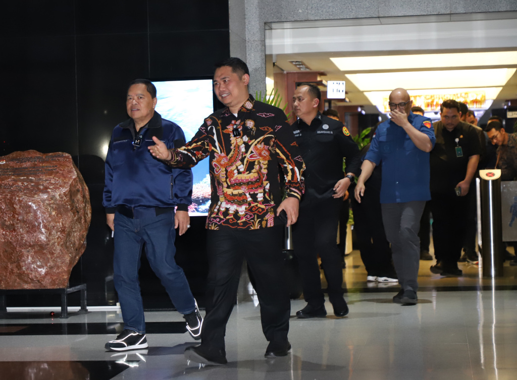 KPK Limpahkan perkara OTT jaksa di Banten ke Kejaksaan Agung (Ashar/SinPo.id)