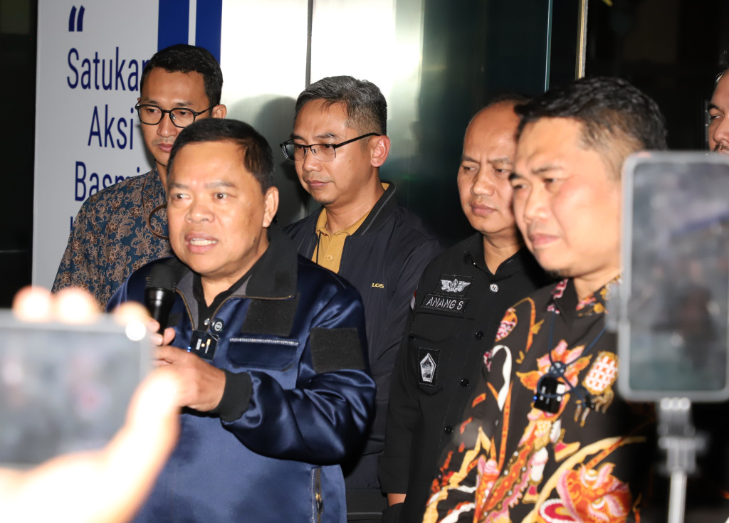 KPK Limpahkan perkara OTT jaksa di Banten ke Kejaksaan Agung (Ashar/SinPo.id)