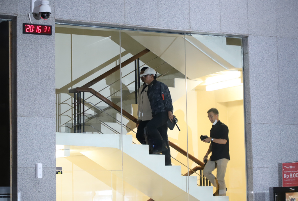 Bupati Lampung Tengah Ardito Wijaya terjerat OTT KPK (Ashar/SinPo.id)