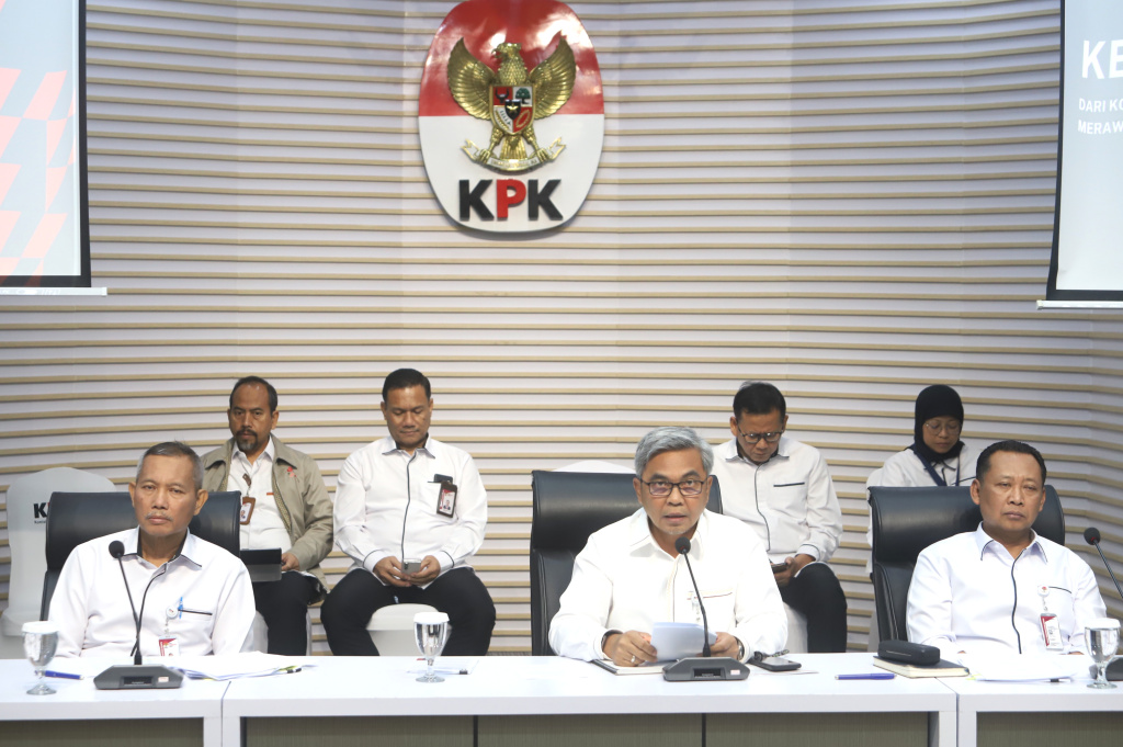 KPK gelar konferensi pers kinerja sepanjang 2025 telah melakukan 11 OTT dan Menetapkan 118 tersangka Korupsi (Ashar/SinPo.id)