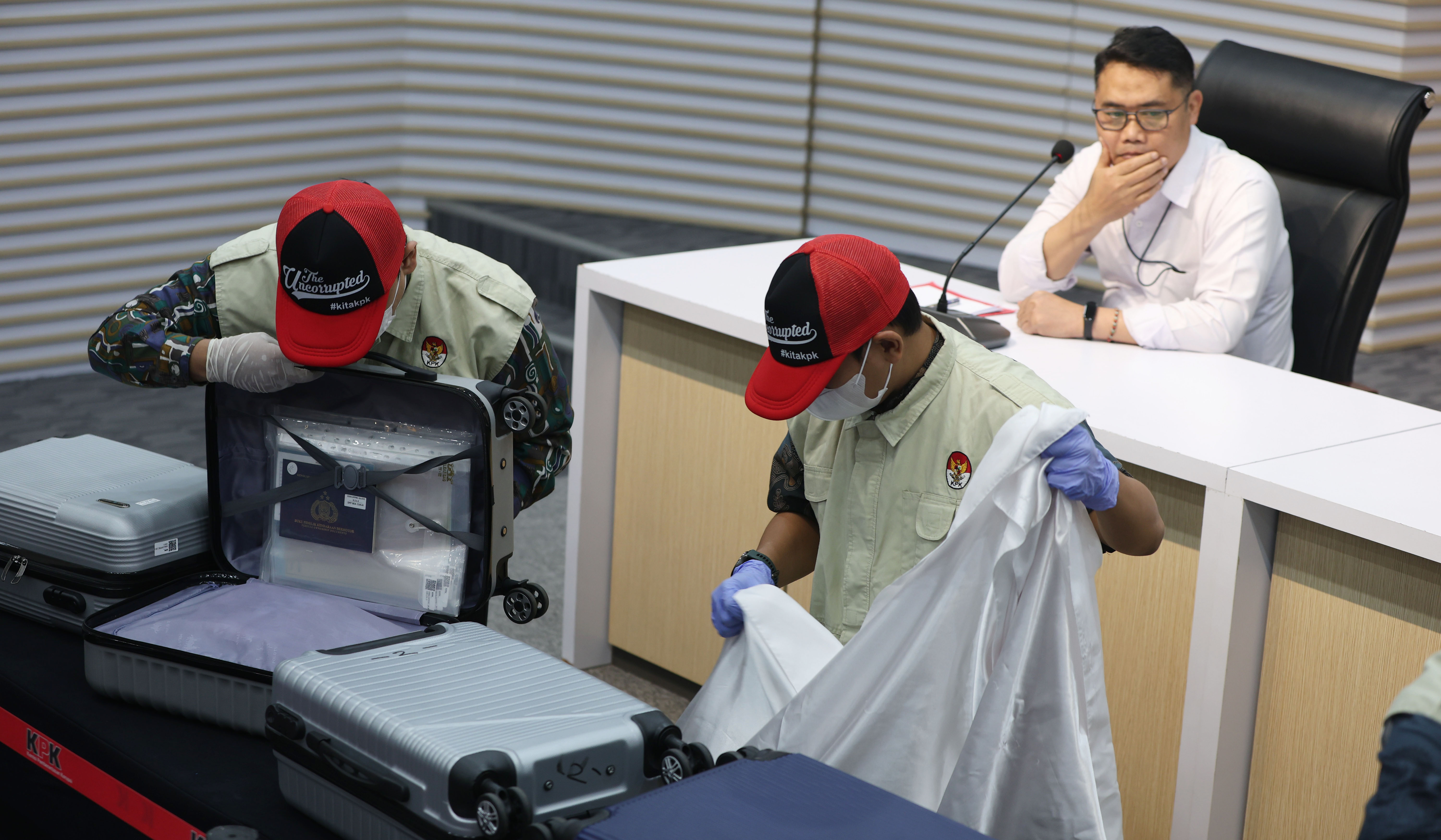 Konferensi pers KPK terkait dugaan korupsi bea cukai. (Agus Priatna/SinPo.id)