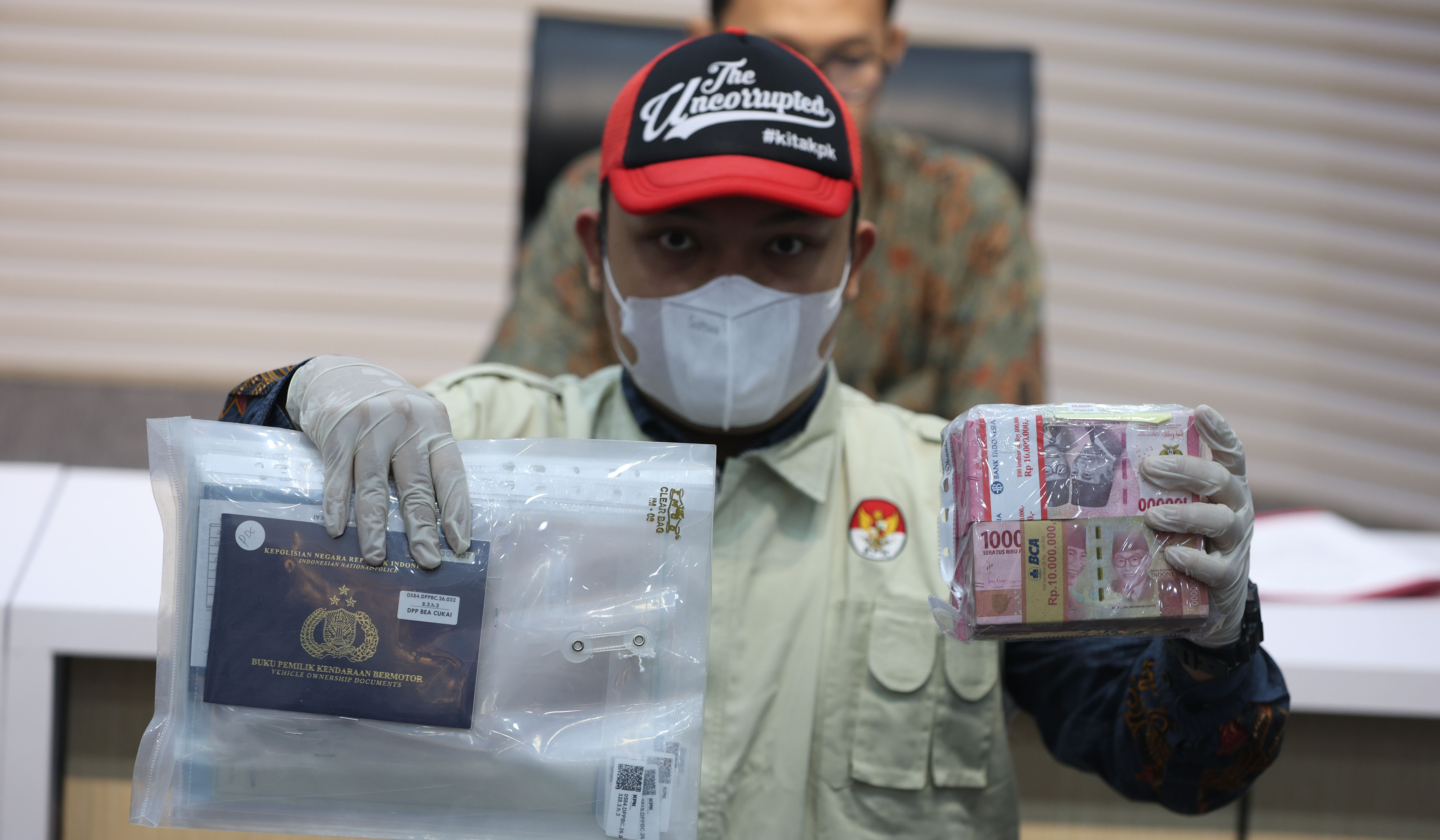 Konferensi pers KPK terkait dugaan korupsi bea cukai. (Agus Priatna/SinPo.id)