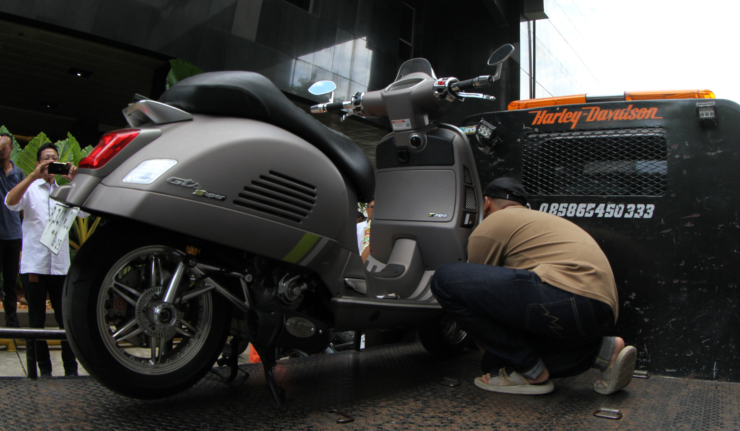 Barang sitaan KPK. (Agus Priatna/SinPo.id)