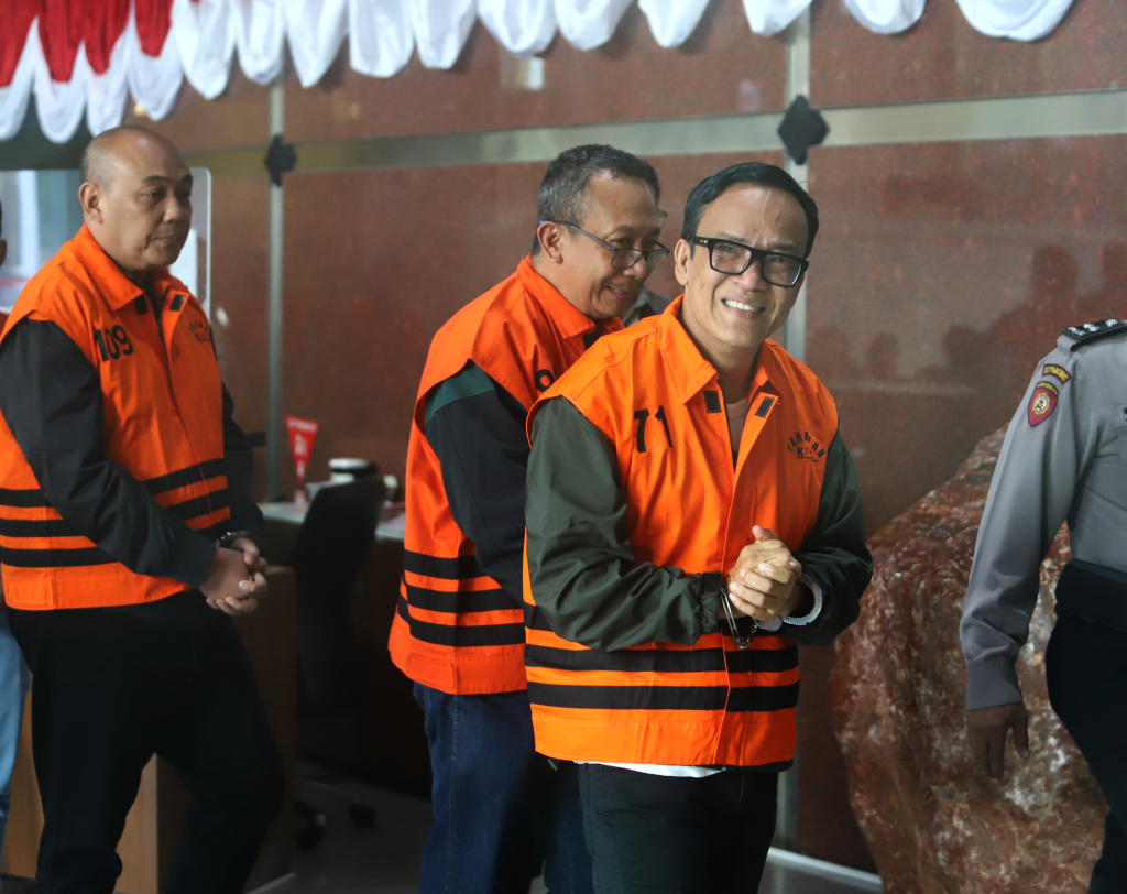 KPK resmi menahan Wamenaker Immanuel Ebenezer terkait kasus pemerasan pengurusan sertifikat K3 (Ashar/SinPo.id)