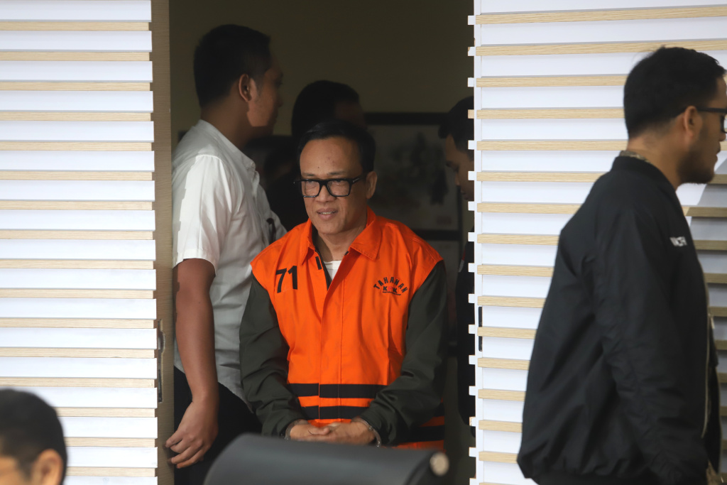 KPK resmi menahan Wamenaker Immanuel Ebenezer terkait kasus pemerasan pengurusan sertifikat K3 (Ashar/SinPo.id)