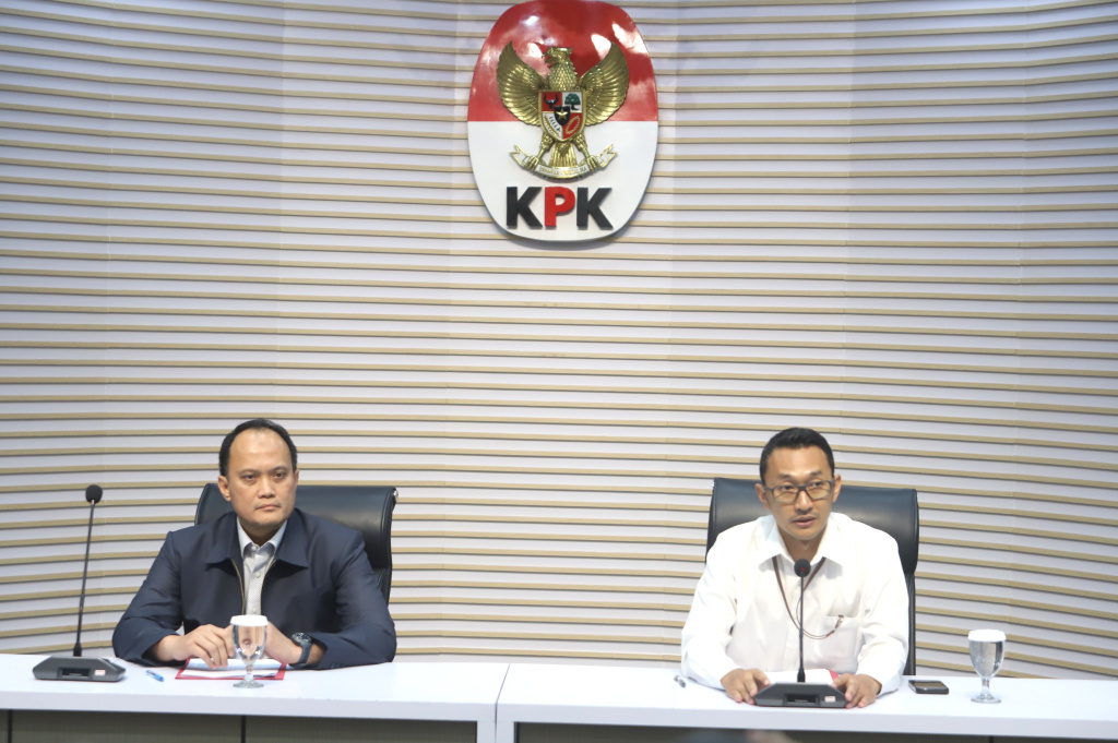 KPK resmi menetapkan tersangka Bupati Lampung Tengah Ardito Wijaya terkait kasus dugaan suap dan gratifikasi di lingkungan Pemkab Lampung Tengah (Ashar/SinPo.id)