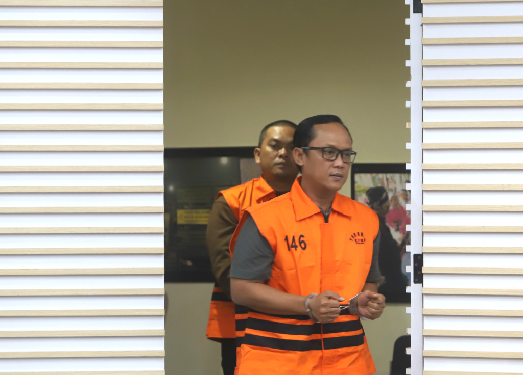 KPK resmi menetapkan tersangka Bupati Lampung Tengah Ardito Wijaya terkait kasus dugaan suap dan gratifikasi di lingkungan Pemkab Lampung Tengah (Ashar/SinPo.id)