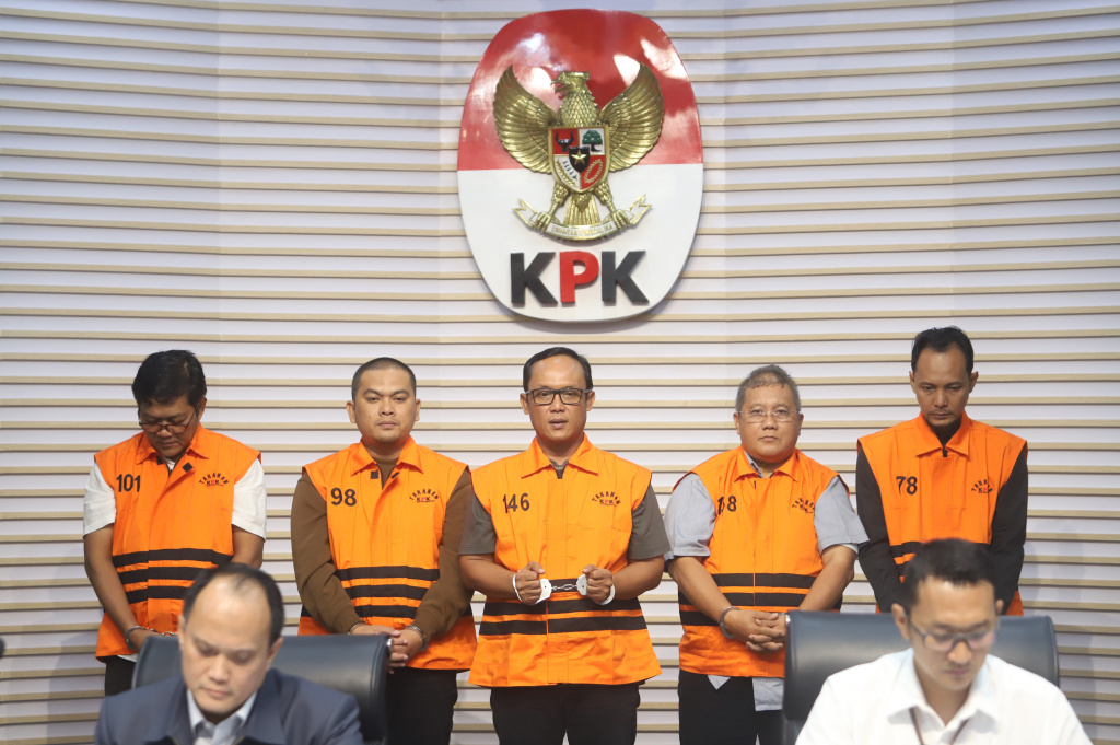 KPK resmi menetapkan tersangka Bupati Lampung Tengah Ardito Wijaya terkait kasus dugaan suap dan gratifikasi di lingkungan Pemkab Lampung Tengah (Ashar/SinPo.id)