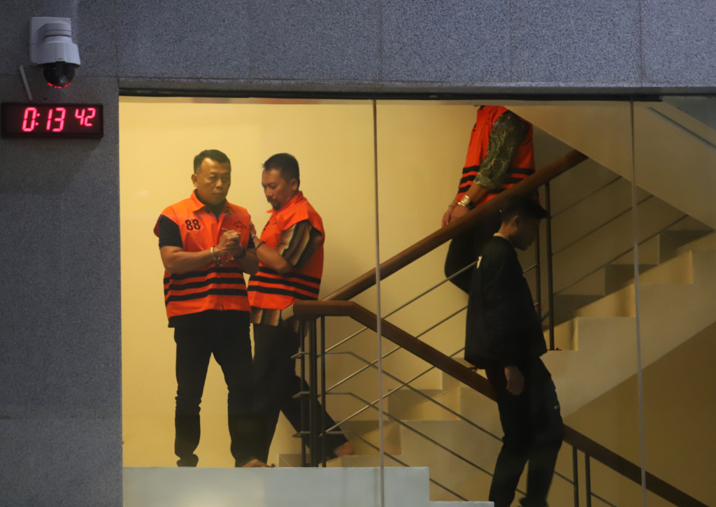 KPK Resmi tetapkan tersangka Bupati Ponorogo Sugiri Sancoko terkait kasus mutasi dan rotasi jabatan di RSUD Harjono Ponorogo (Ashar/SinPo.id)