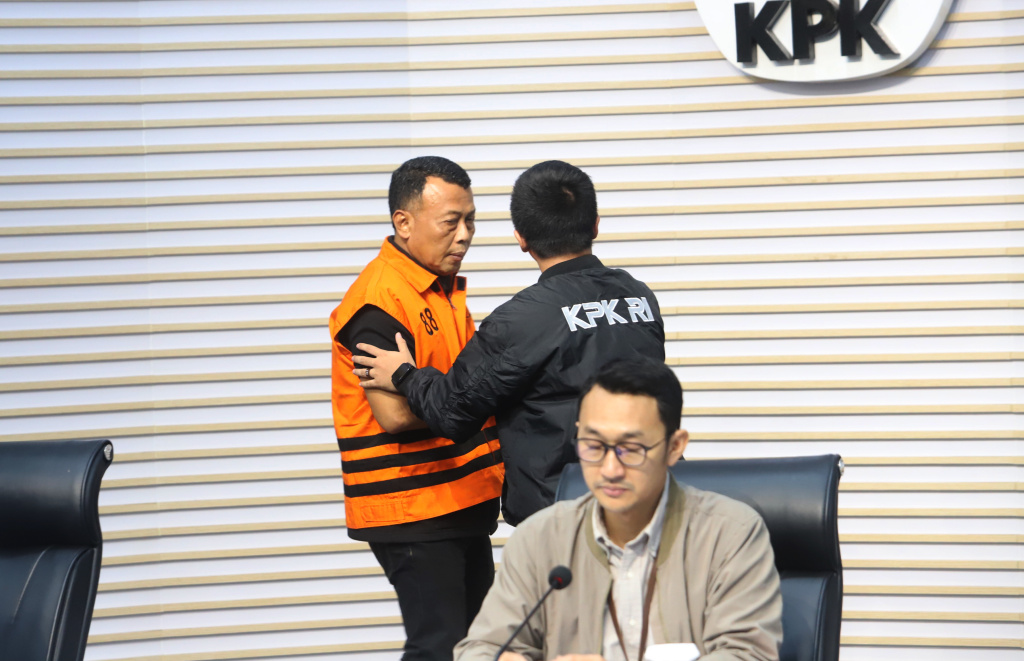 KPK Resmi tetapkan tersangka Bupati Ponorogo Sugiri Sancoko terkait kasus mutasi dan rotasi jabatan di RSUD Harjono Ponorogo (Ashar/SinPo.id)