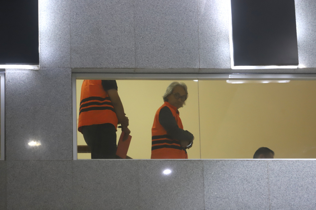 KPK resmi menetapkan tiga tersangka korupsi KPP Madya Banjarmasin terkait kasus suap surat (SKPKPP) dengan nilai Rp.48,3 miliar (Ashar/SinPo.id)