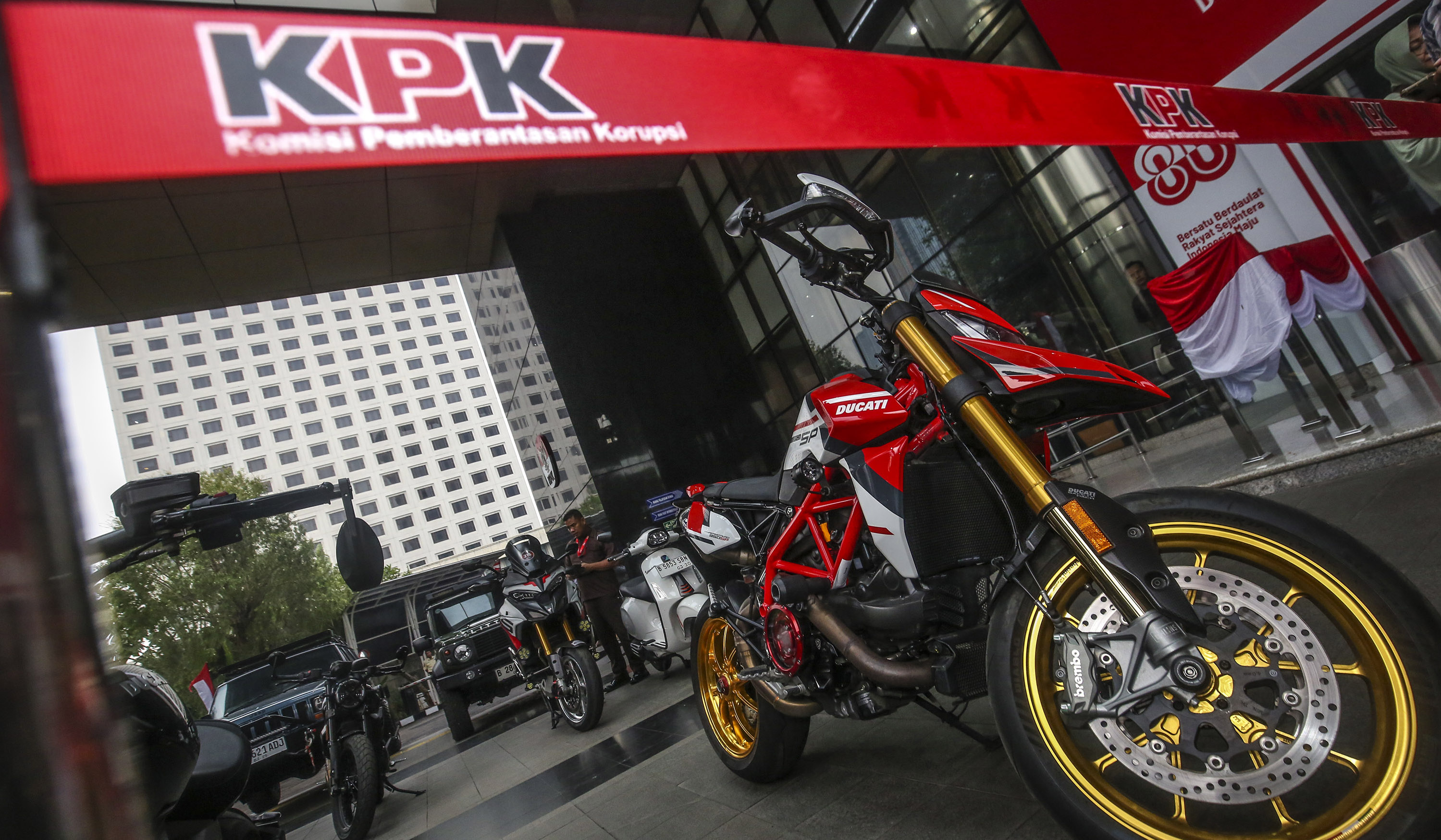 Barang bukti OTT Wamenaker. (Agus Priatna/SinPo.id)