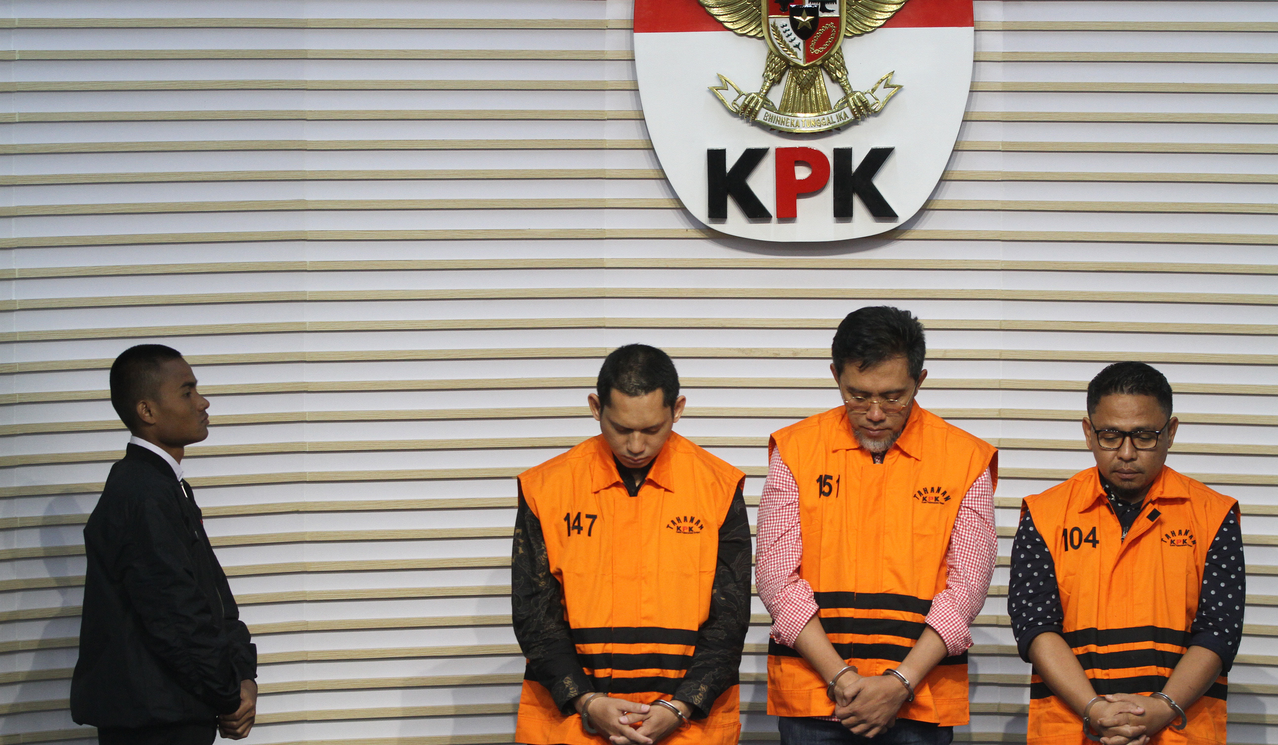 Penahanan tersangka korupsi RSUD Koltim. (Agus Priatna/SinPo.id)