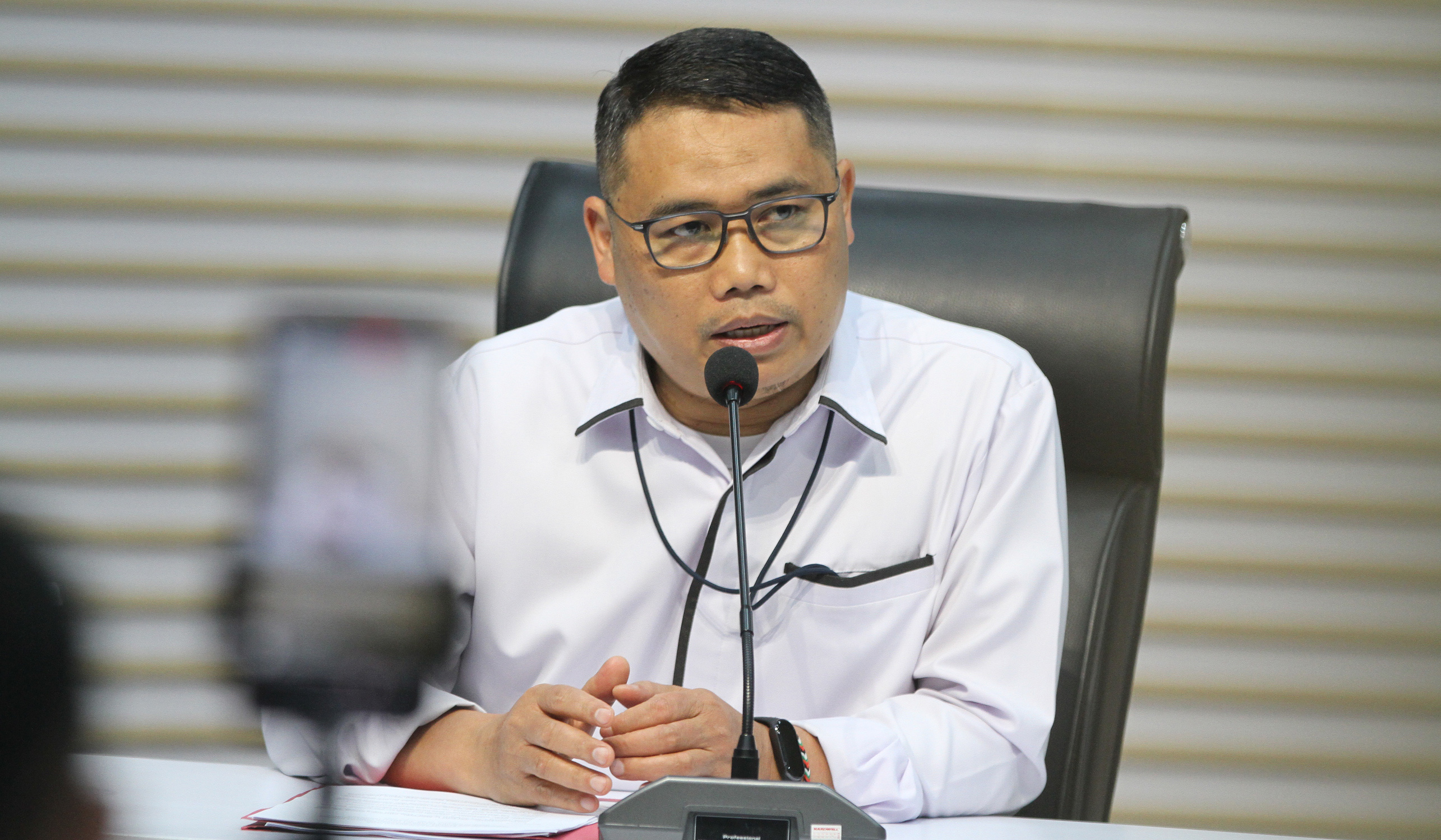 Penahanan tersangka korupsi RSUD Koltim. (Agus Priatna/SinPo.id)