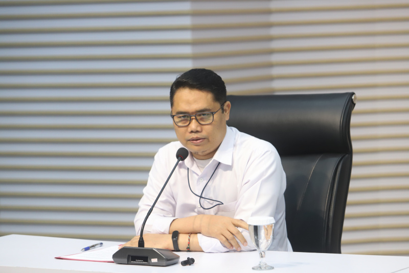 KPK tahan 3 tersangka kasus suap Inhutani di Lampung (Ashar/SinPo.id)