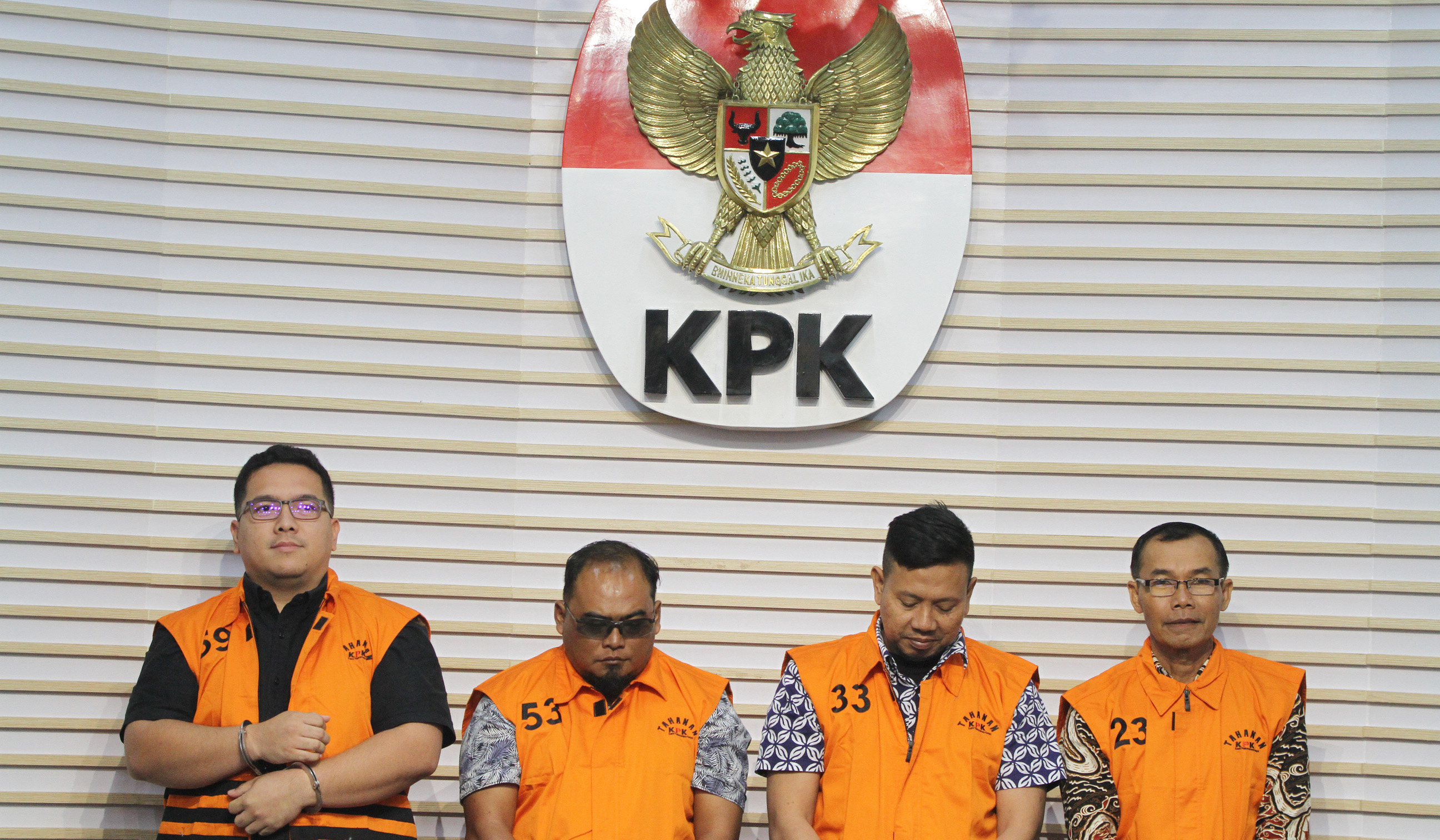 Tersangka korupsi dana hibah Pokmas Jatim. (Agus Priatna/SinPo.id)