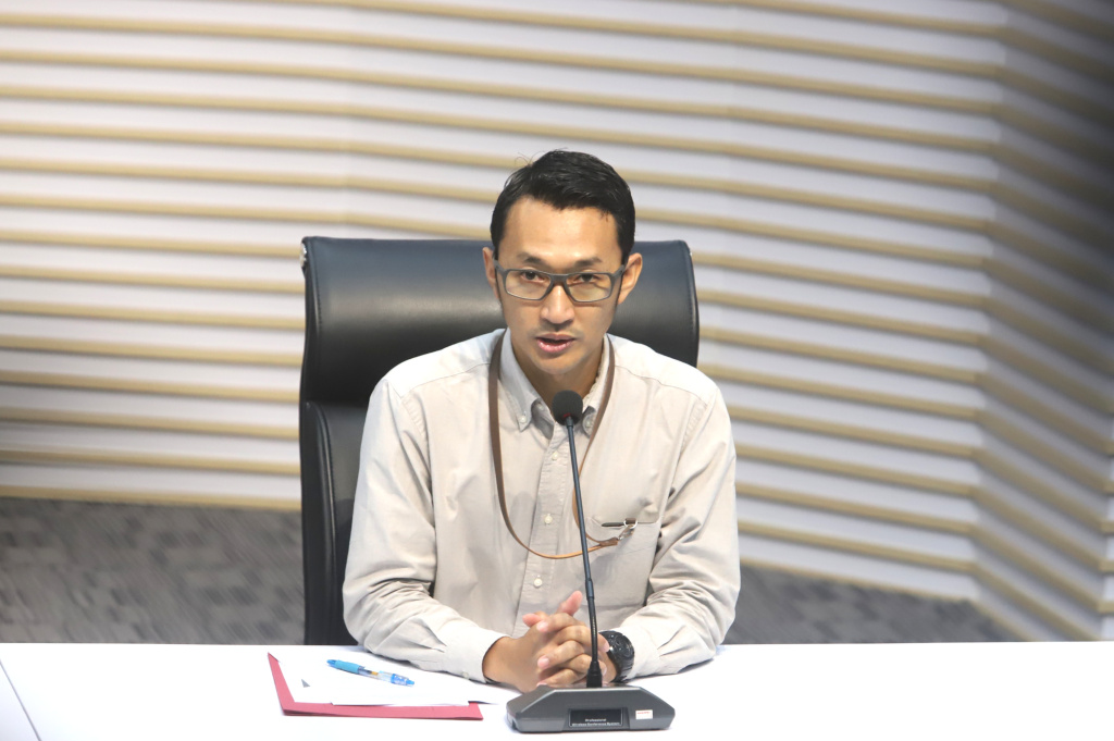 KPK menunjukan hasil barang bukti OTT Bupati Pekalongan Fadia Arafiq (Ashar/SinPo.id)