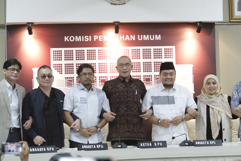 KPU RI gelar konfrensi pers jelang penetapan nomer urut Capres-Cawapres besok (Ashar/SinPo.id)