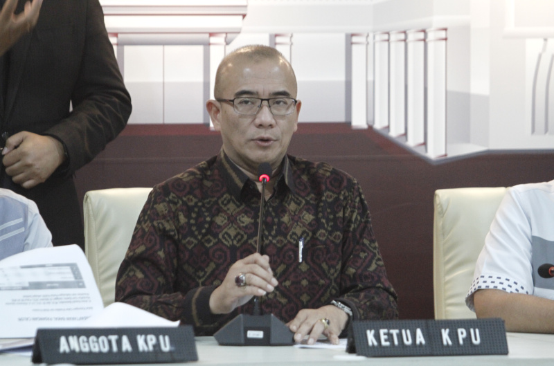 KPU RI gelar konfrensi pers jelang penetapan nomer urut Capres-Cawapres besok (Ashar/SinPo.id)