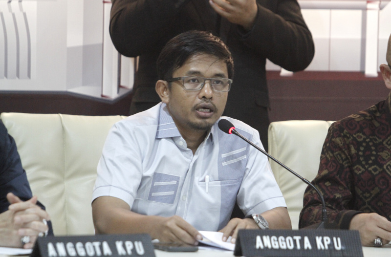 KPU RI gelar konfrensi pers jelang penetapan nomer urut Capres-Cawapres besok (Ashar/SinPo.id)