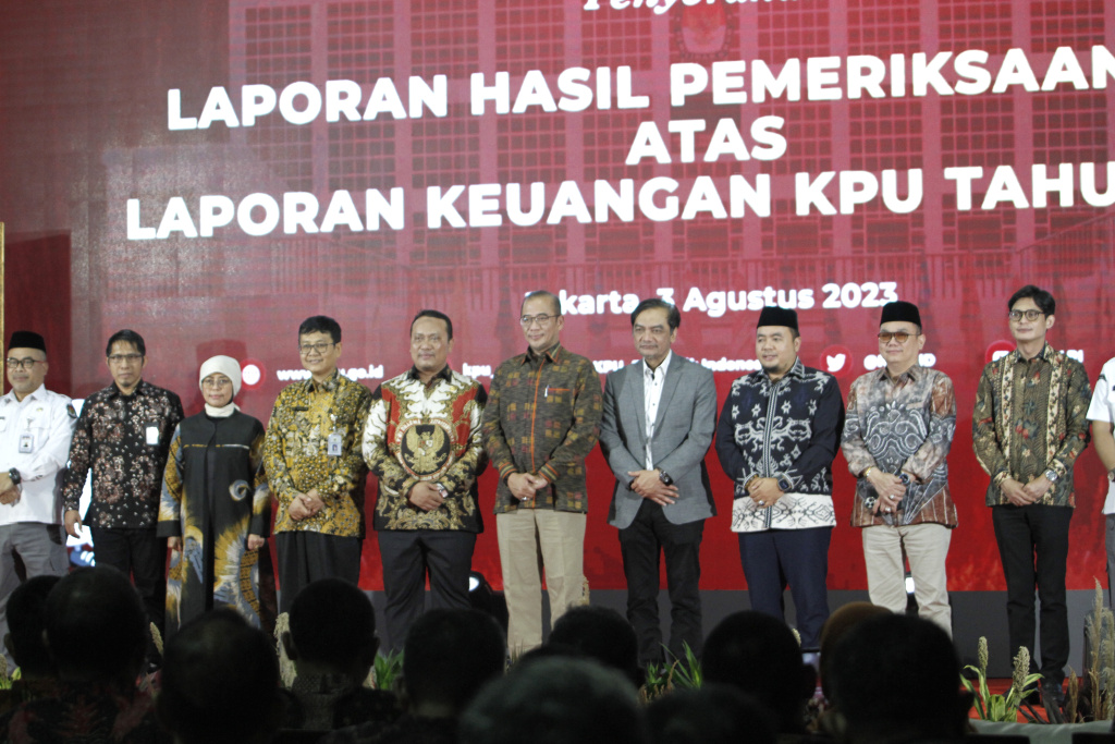 KPU mendapatkan laporan hasil keuangan terbaik BPK dengan meraih Wajar Tanpa Pengecualian (WTP) (Ashar/SinPo.id)