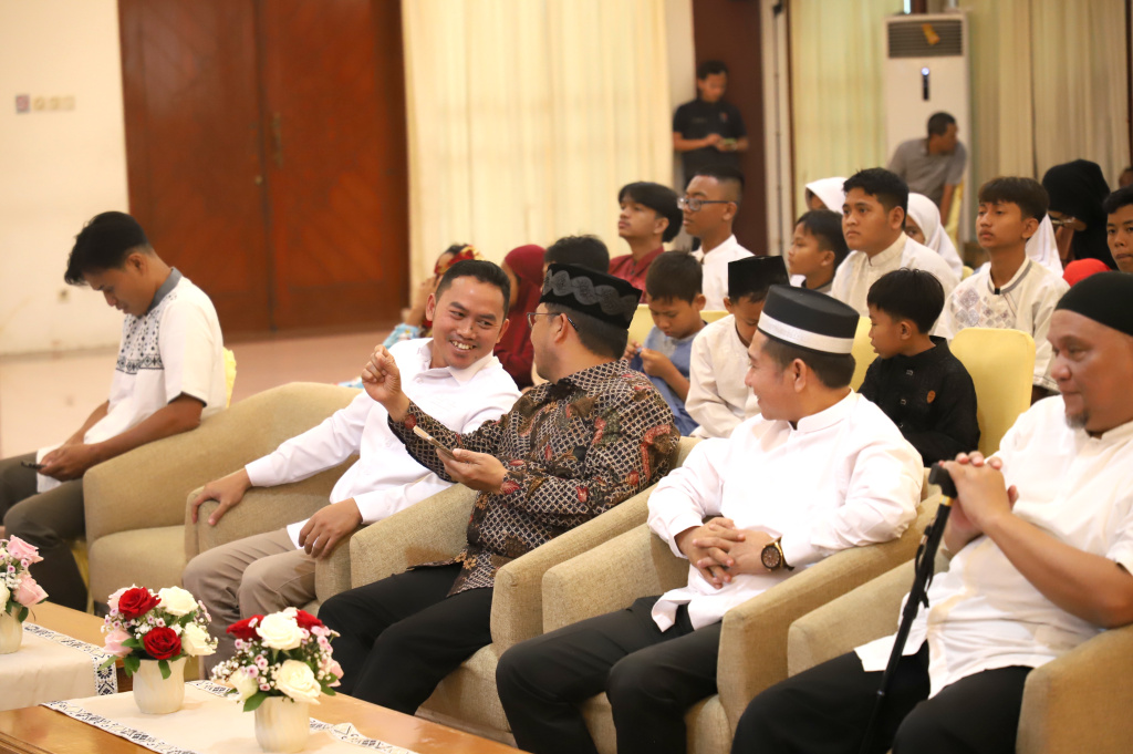 Koordinatoriat Wartawan Parlemen (KWP) menggelar keberkahan dengan saling berbagi di Bulan Ramadan (Ashar/SinPo)