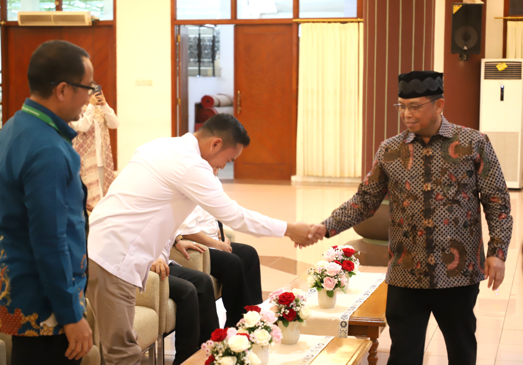 Koordinatoriat Wartawan Parlemen (KWP) menggelar keberkahan dengan saling berbagi di Bulan Ramadan (Ashar/SinPo)