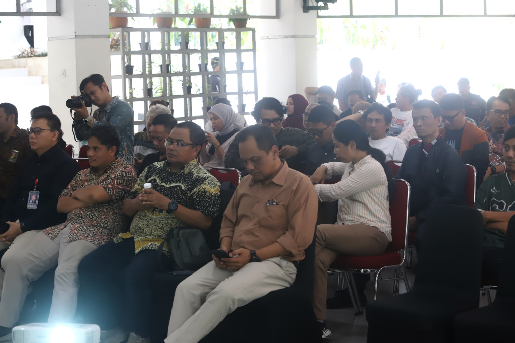 Koordinatoriat Wartawan Parlemen dan Setjen DPD serta Pemprov Jawa Barat gelar diskusi menangkal berita hoax di sosial media (Ashar/SinPo.id)