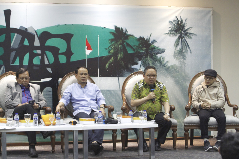 Koordinator Wartawan Parlemen menggelar diskusi Dialektika Demokrasi dengan tema Bersama Mencegah Hoaxs dan Kampanye Hitam Jelang Pilpres 2024 (Ashar/SinPo.id)
